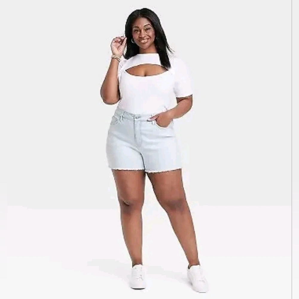 *High-Rise Denim Midi Shorts - Ava & Viv Light Wash, Size 22/4"